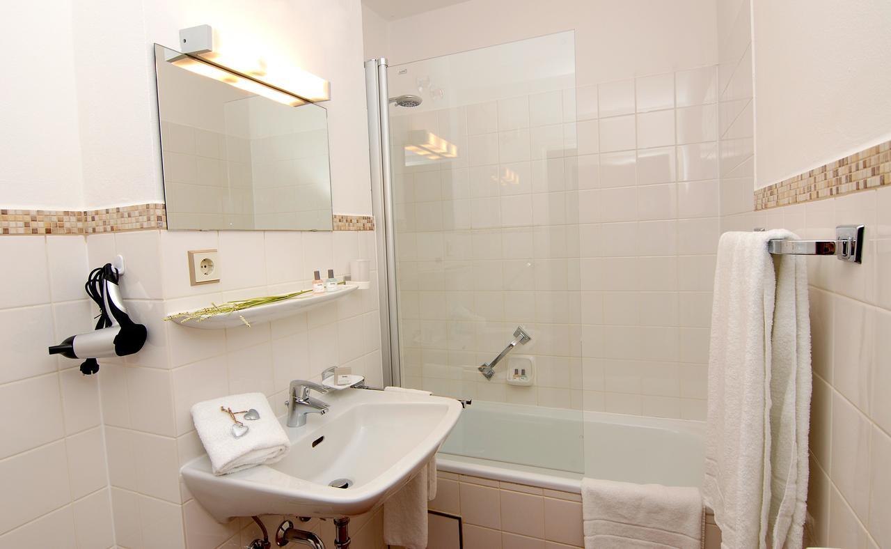 Garni Hotel Leitl Gmbh Егенфелден Стая снимка